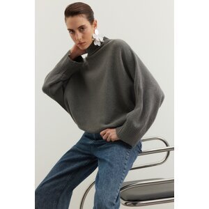 Trendyol antracitový pletený svetr s měkkou texturou a širokým střihem