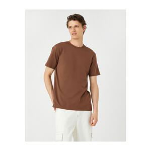 Koton Basic T-shirt with Short Sleeves, Crew Neck Slim Fit.