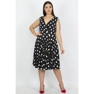 Şans Women's Plus Size Black Point Pattern Wrapped Elastic Detail on the Back Waist Dress