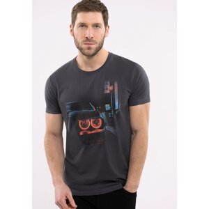 Volcano Man's T-Shirt T-Iver