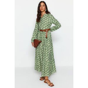 Zelené šaty s květinovým vzorem, podšívkou, páskem a volánky od značky Trendyol