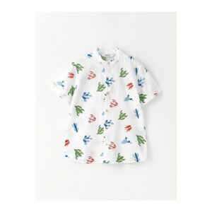 LC Waikiki Big Collar Patterned Short Sleeved Gabardine Boy Shirt.