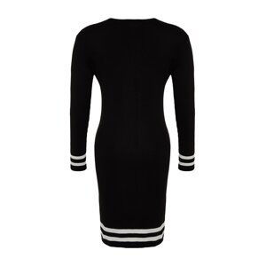 Trendyol Curve Black Stripe Detailní pletené šaty
