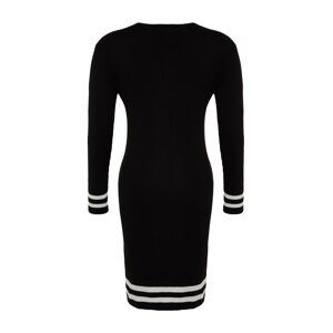 Trendyol Curve Black Stripe Detailní pletené šaty