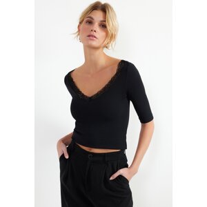 Trendyol Black Lace Detail V Neck Fitted Cotton Stretch Knitted Blouse