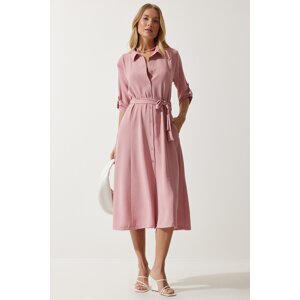 Šaty s páskem v růžové barvě "Happiness İstanbul Women's Candy Pink Belted Shirt Dress"