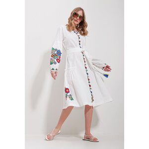 Trend Alaçatı Stili Dámské bílé šaty s výstřihem do V, plně vyšívané, s podšívkou