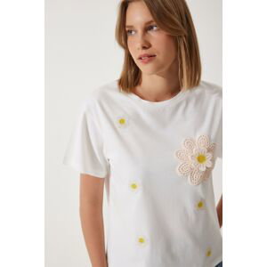 Happiness İstanbul Women's White Flower Detailed 100% Cotton Knitted T-Shirt