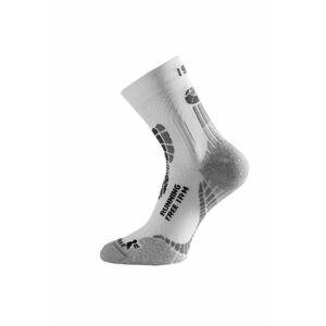 Lasting IRM 009 bílá běžecké ponožky Velikost: (42-45) L ponožky