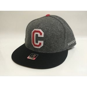 Chicago Blackhawks čepice flat kšiltovka Varsity Flex Hat Reebok 37787